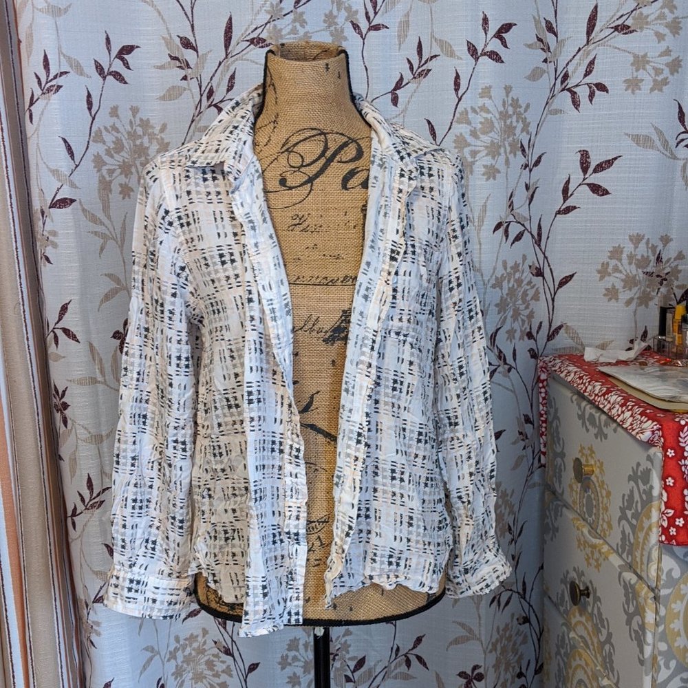 Velvet Heart, Patterned Button Up - Picture 5 of 11